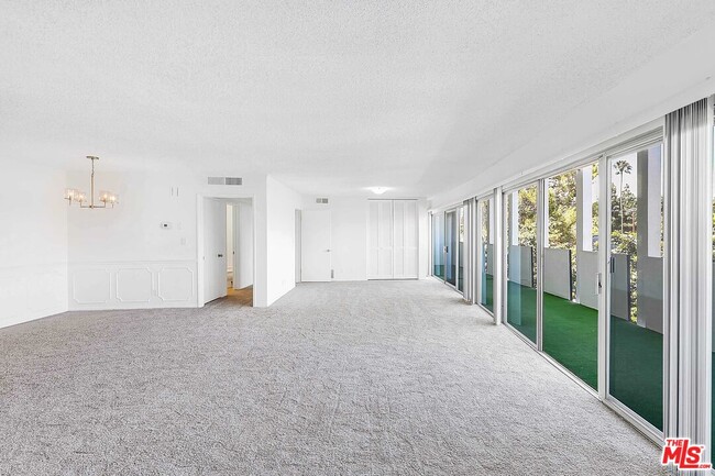 Foto del edificio - 825 S Gretna Green Way