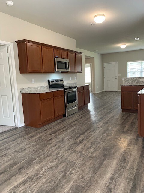 Foto del edificio - 5002 W Claxton Cir