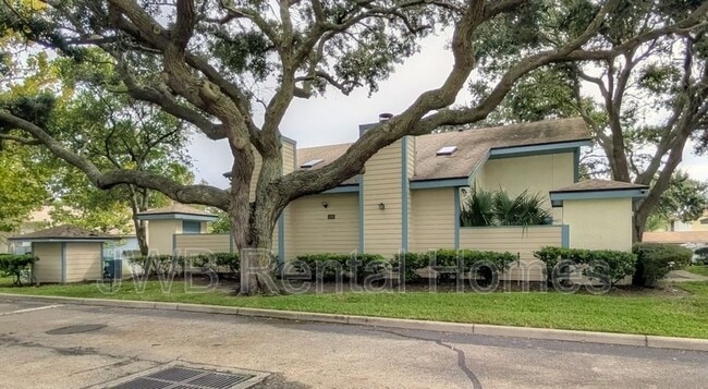 Photo - 1104 W Defender Ct Townhome
