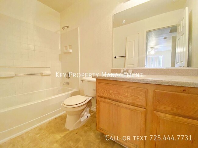 Building Photo - 2 BEDROOM 2 BATH IN GATED COMMUNITY NEAR N...