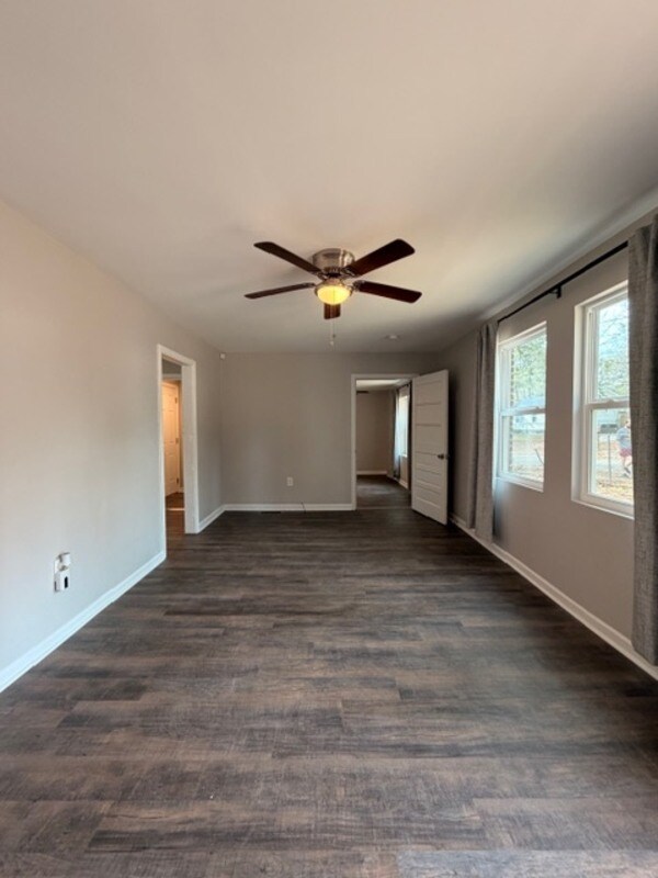 Building Photo - 5528 Cabot Ave