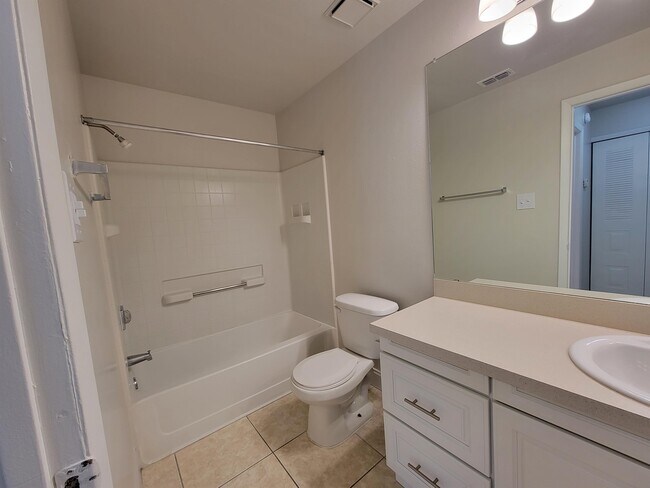Foto del edificio - 3831 Bowline Cir