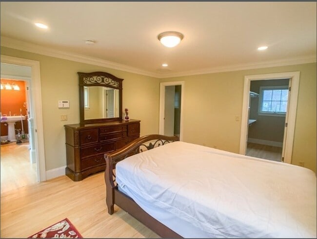 Building Photo - 15 Journeys End Ln