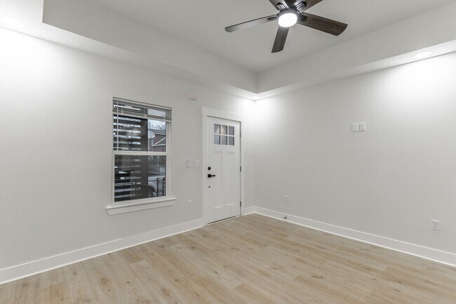 Building Photo - 1124 Garfield St