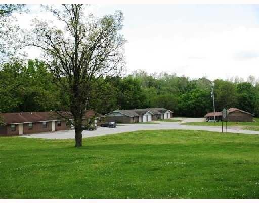 Foto principal - 219-221 Brook Lynn Dr