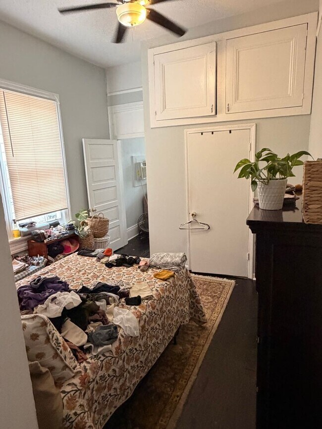 Foto del edificio - Spacious 1BD Shotgun, Uptown with Backyard!