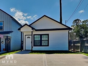 Building Photo - 16871 W Juneau St