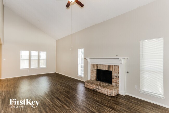 Building Photo - 706 Windridge Ln