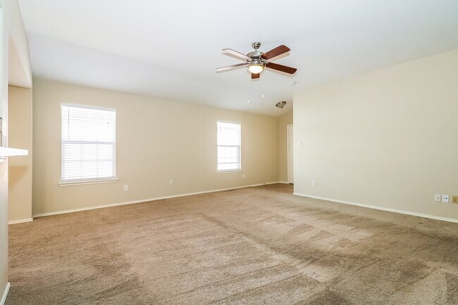 Foto del edificio - 6019 Harbor Glen Dr