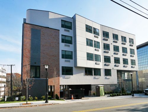 Primary Photo - 2150 N Central Rd