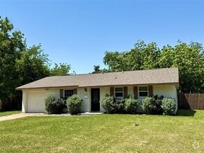 Building Photo - 209 Pacific Cir