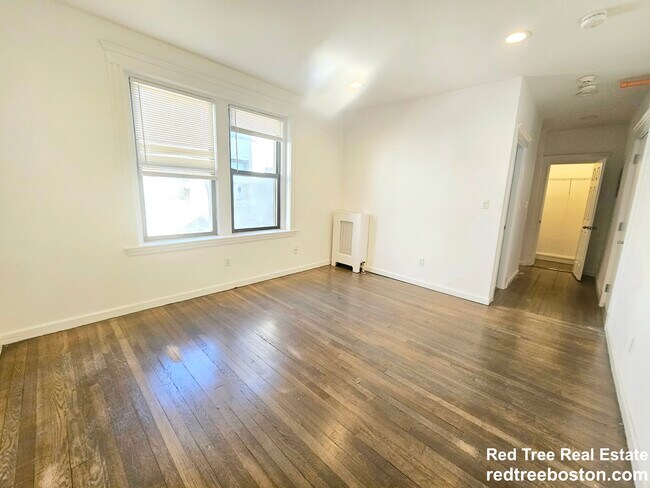 Building Photo - 11 Peterborough St