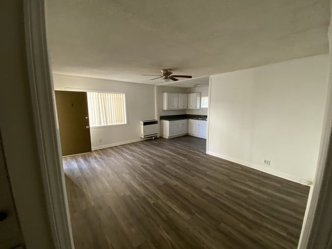 Building Photo - 4542 W 17th St