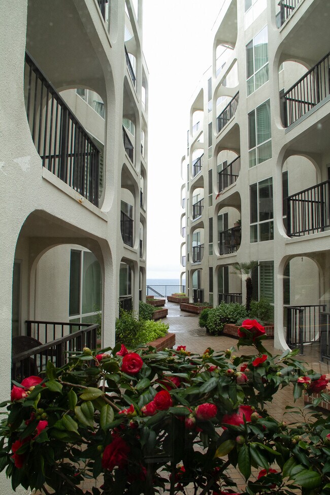565 Esplanade Unit 312, Redondo Beach, CA 90277 Condo for Rent in