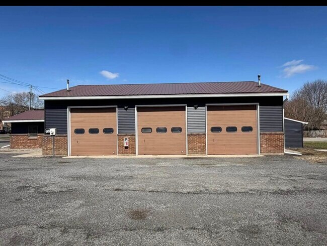 Building Photo - 97 East Ave