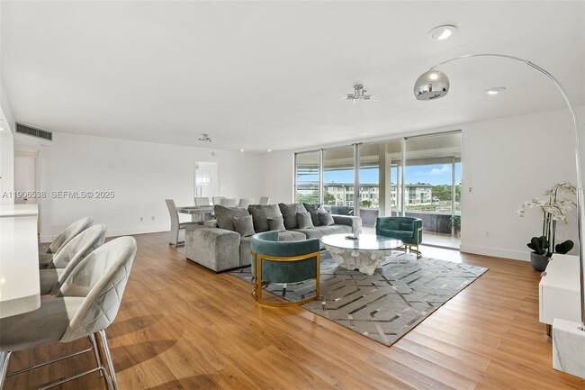 Building Photo - 1350 NE 191st St