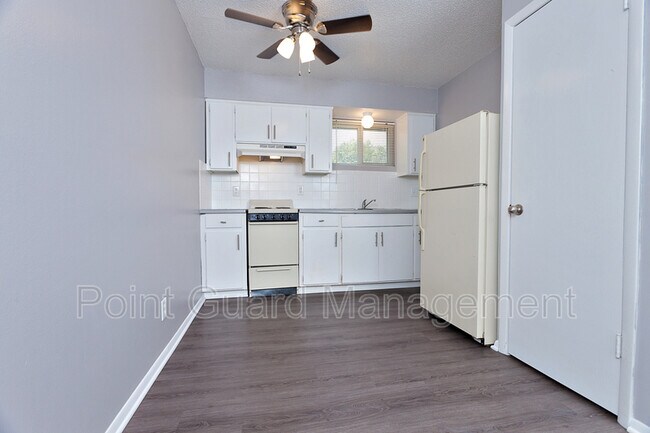 Building Photo - 2727 N Amidon Ave