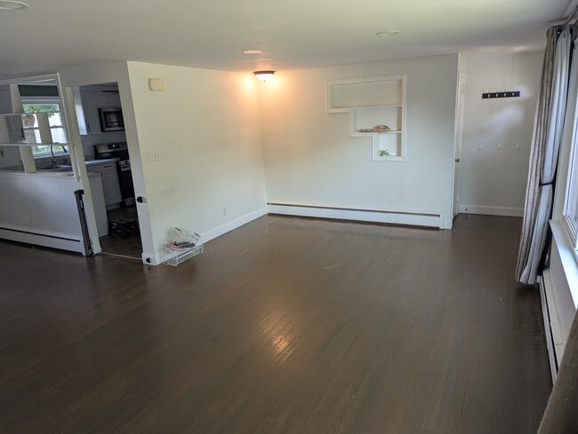 Building Photo - 405 Edgehill Rd