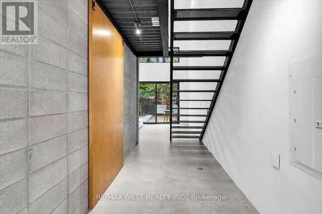 Photo du bâtiment - 781 Craven Rd