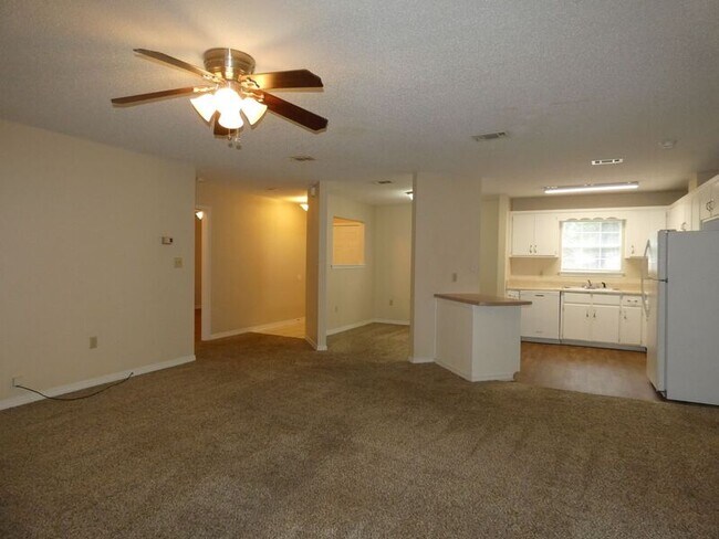 Building Photo - 5708 Bronco Pl