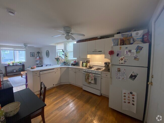 Building Photo - 75 5th St