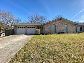 Building Photo - 2501 Candlewood Ct