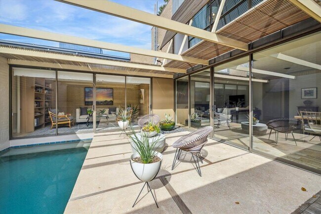 Foto del edificio - 2628 West Ln
