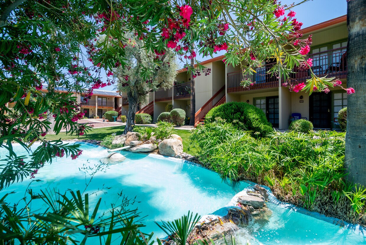 The Lakes Apartments Tucson, AZ