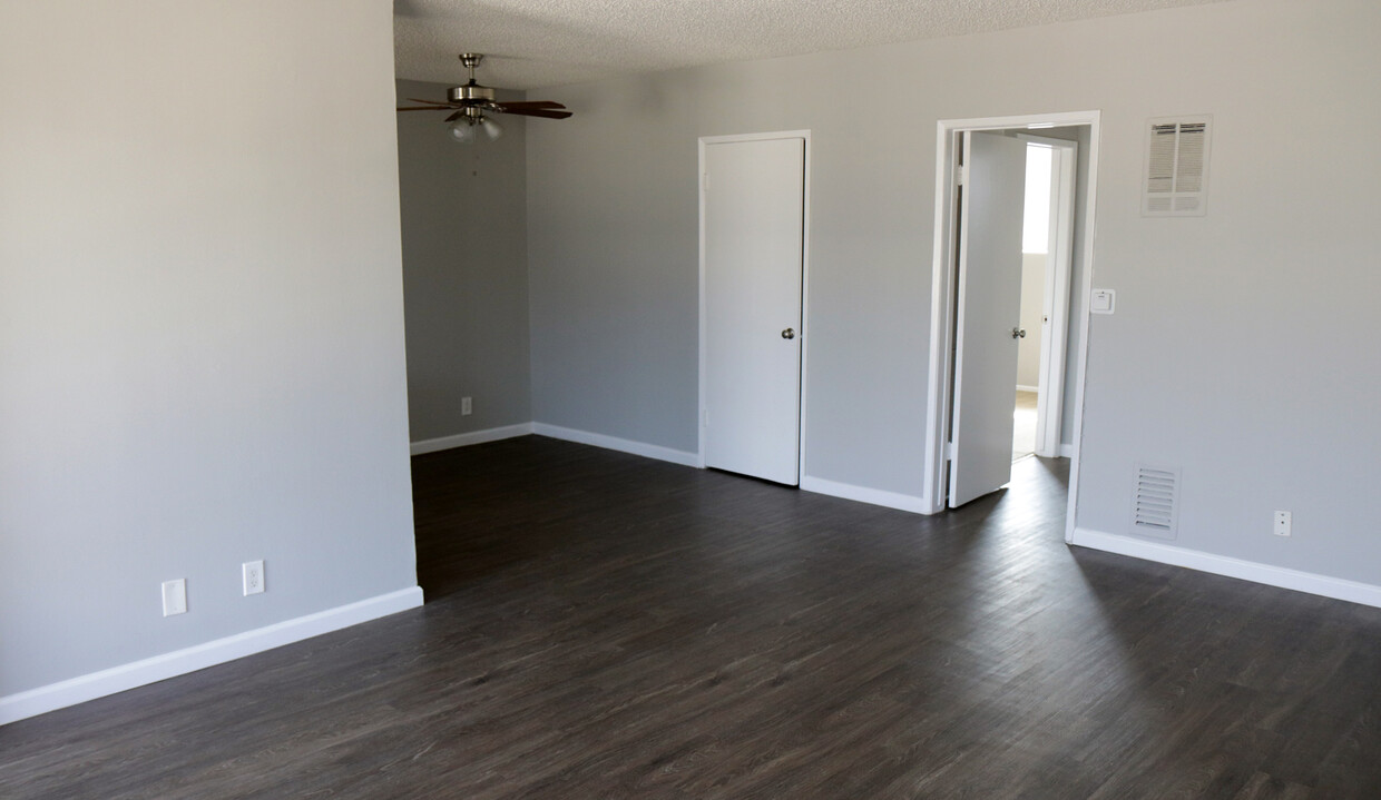 Foto principal - 11527 Venice Blvd