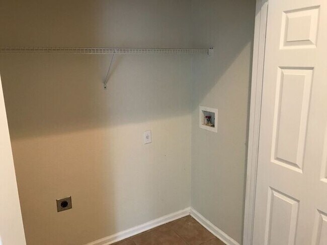 Foto del edificio - Wonderful 3 Bedroom/2 Bathroom Condo!!! Ga...