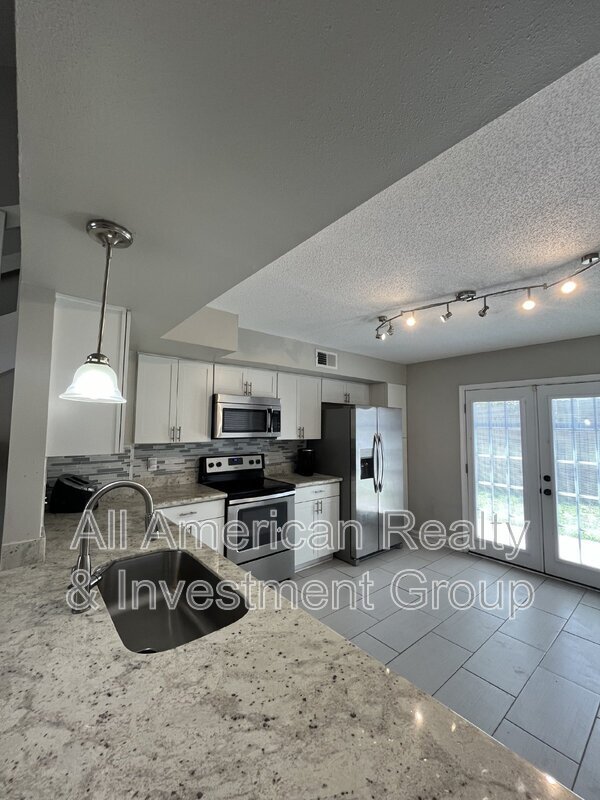 Building Photo - 420 Bristol Cove Rd