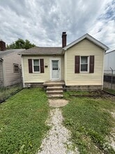 Building Photo - 1214 E Eichel Ave