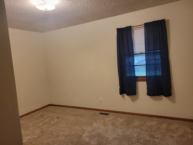Building Photo - 131 Santa Fe Dr
