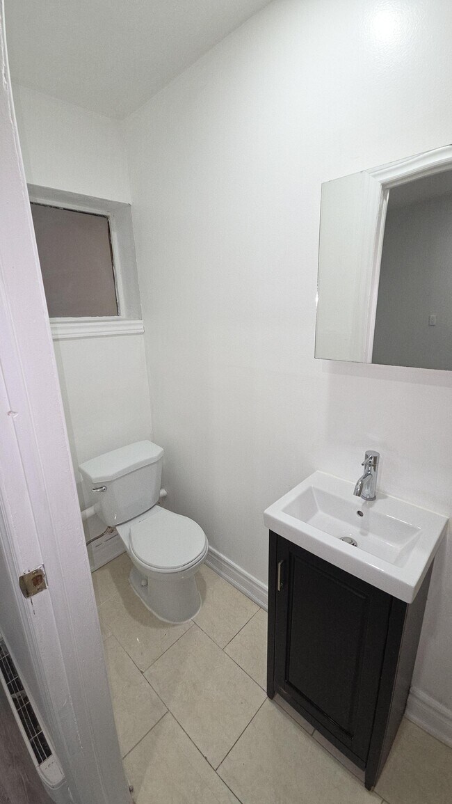 Photo du bâtiment - 1299 Gerrard St E