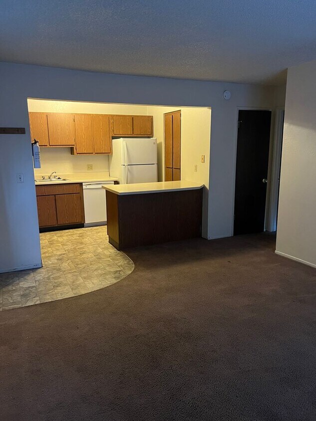 Primary Photo - UNIVERSITY MEADOWS - 1 Bedroom/1 Bathroom ...