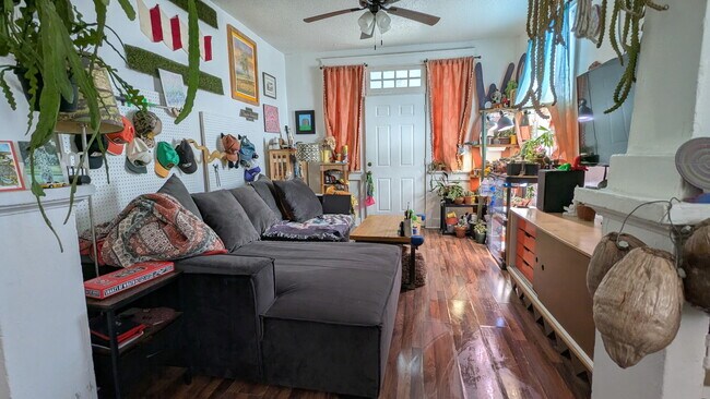 Building Photo - 1521 Pauline St