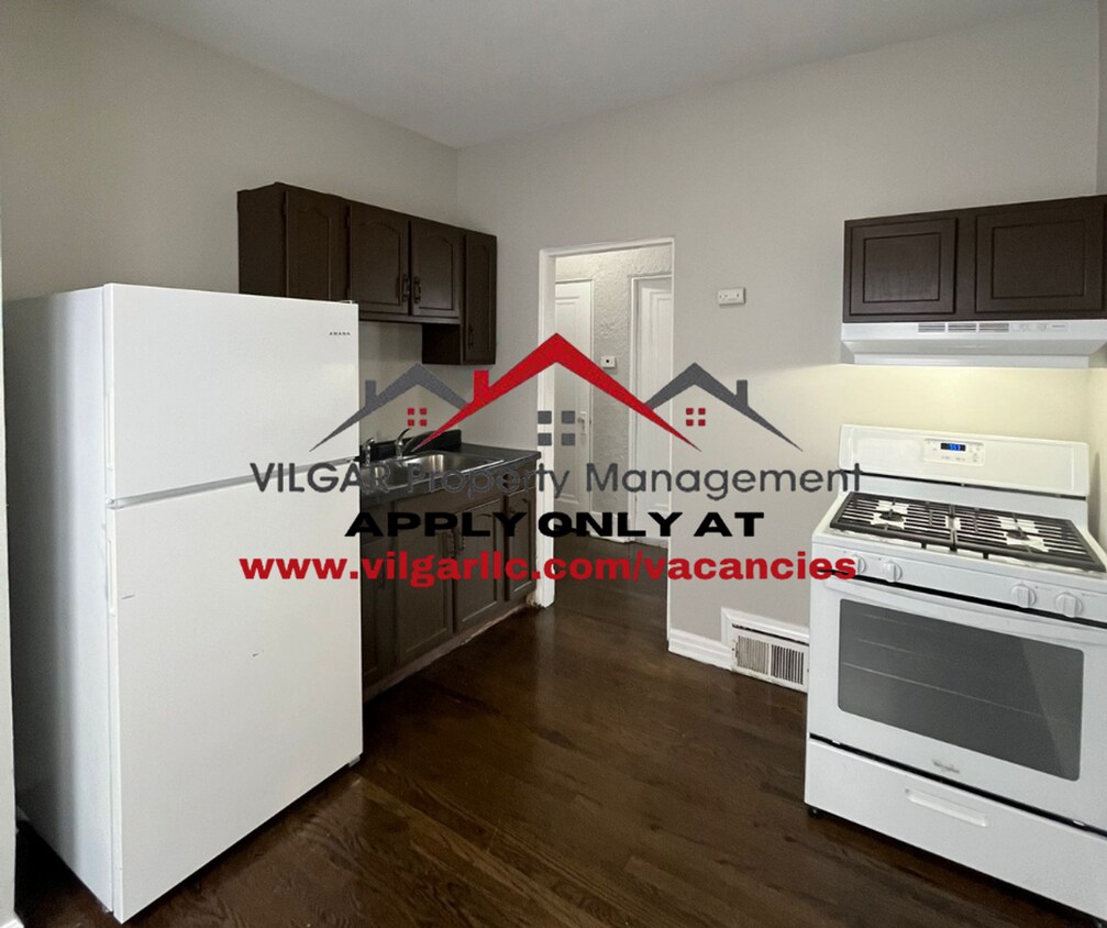 Foto principal - 3 bedrooms, 1 bathroom home in Gary, IN