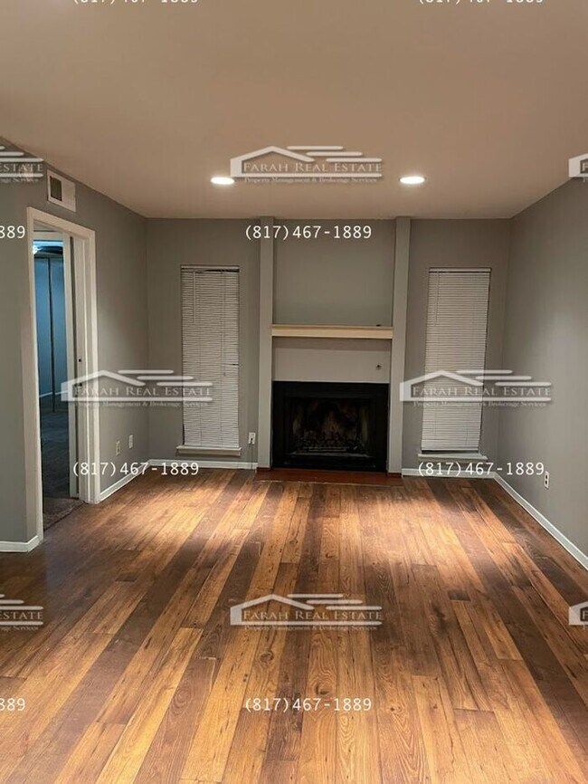 Foto del edificio - Two bedroom Two bath Condo in Woodhaven, e...