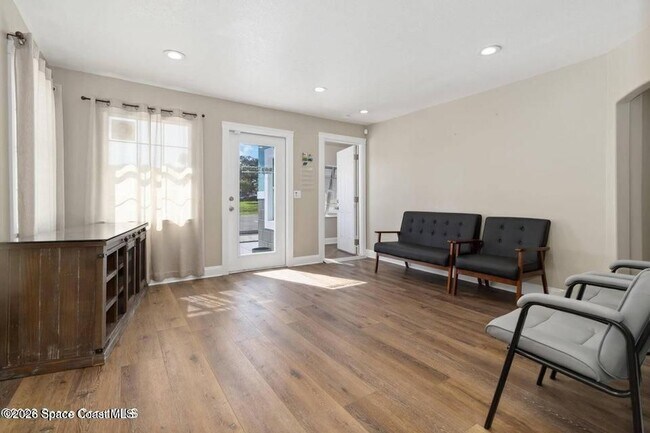 Building Photo - 1280 US-1