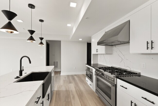 Foto del edificio - 701 N Henry St