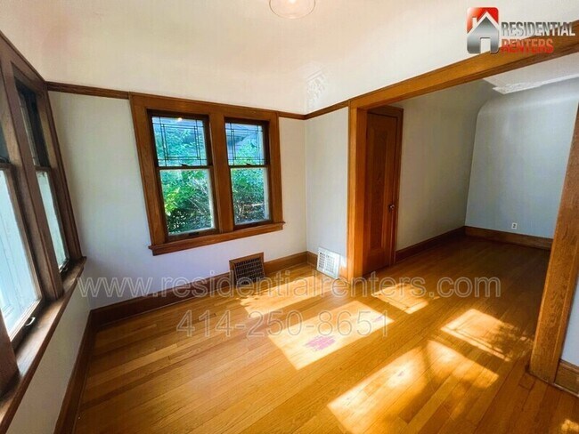 Foto del edificio - 2372 N 61st St