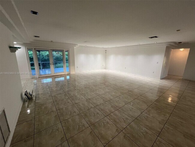 Foto del edificio - 20525 Highland Lakes Blvd