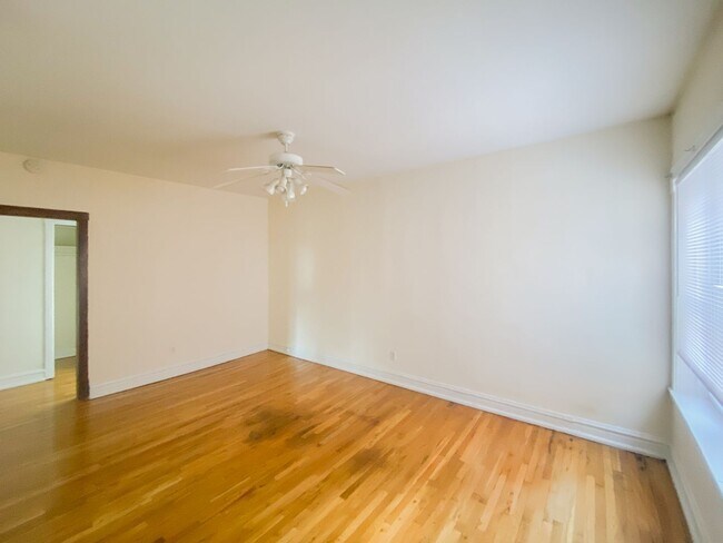 Foto del edificio - 3529 N Broadway St