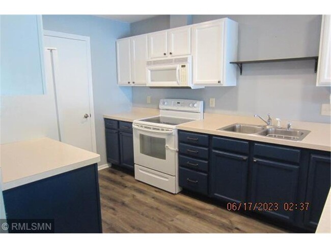 Building Photo - 340 Perch Ln