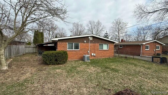 Building Photo - Newly Updated 3 bedroom 1 bathroom home in Westland, Mi