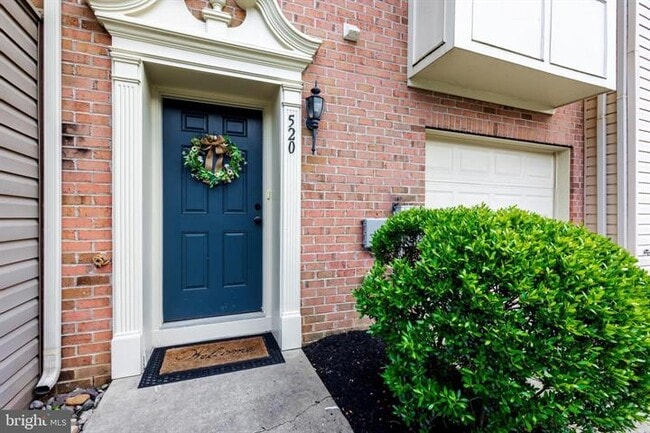 Building Photo - 520 Boxwood Ln