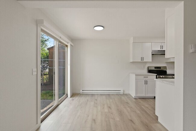 Foto del edificio - 208 W 13th Ave