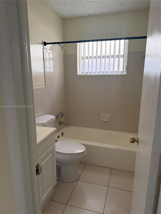 Foto del edificio - 7800 NW 44th Ct