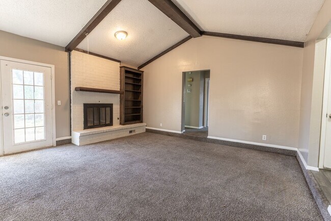 Building Photo - Spacious 5-Bedroom Home with Fresh Updates
