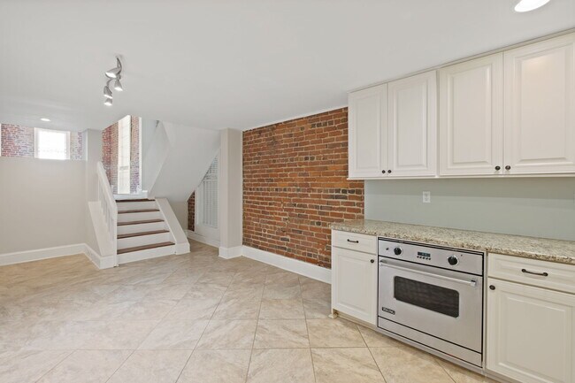 Foto del edificio - 2840 Peachtree Rd NW